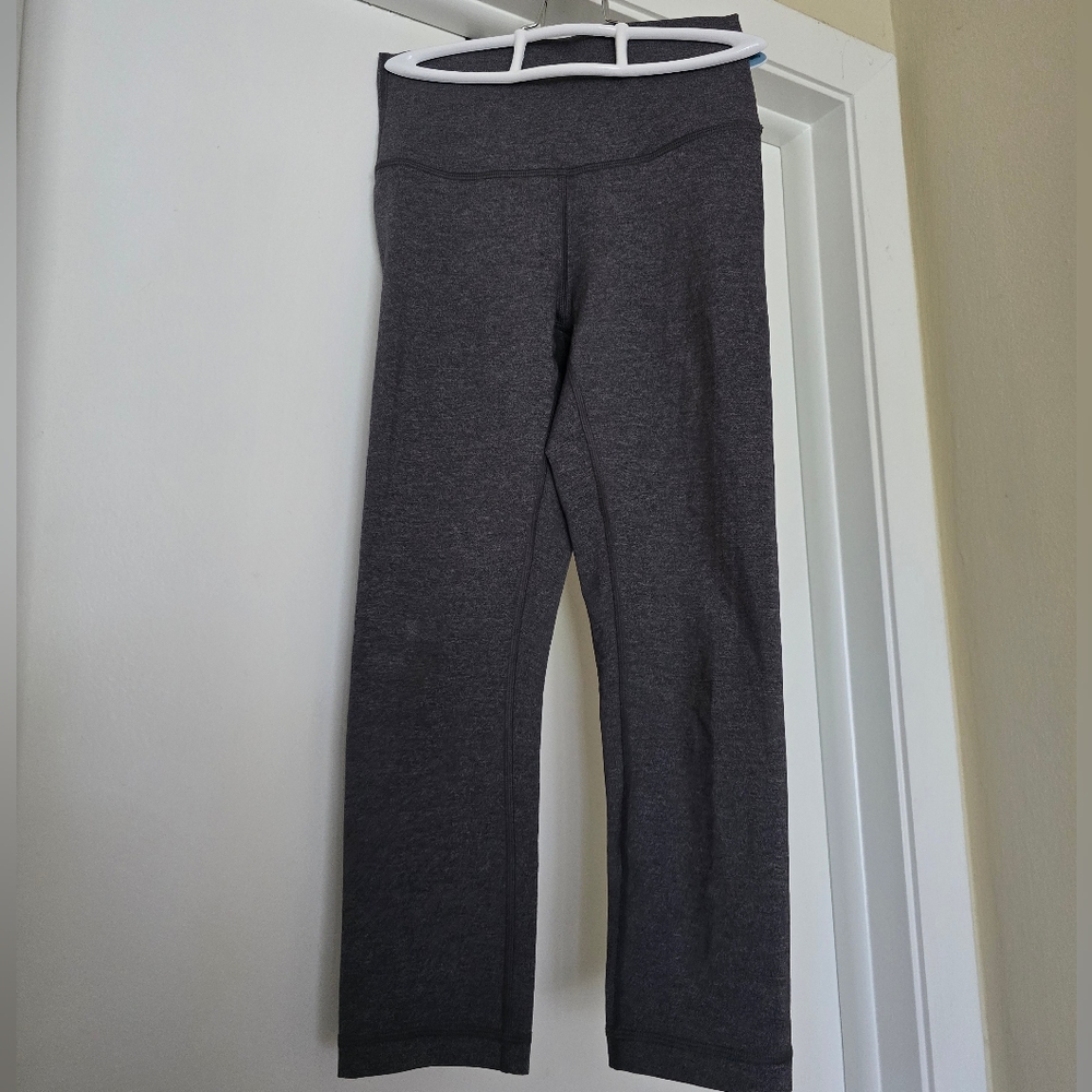 Lululemon Athletica EUC Wunder Train Cropped Legging